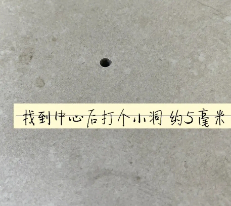 洛阳瓷砖空鼓维修公司专业解答在瓷砖铺贴过程中，如果砂料搅拌不均匀，将会带来以下问题